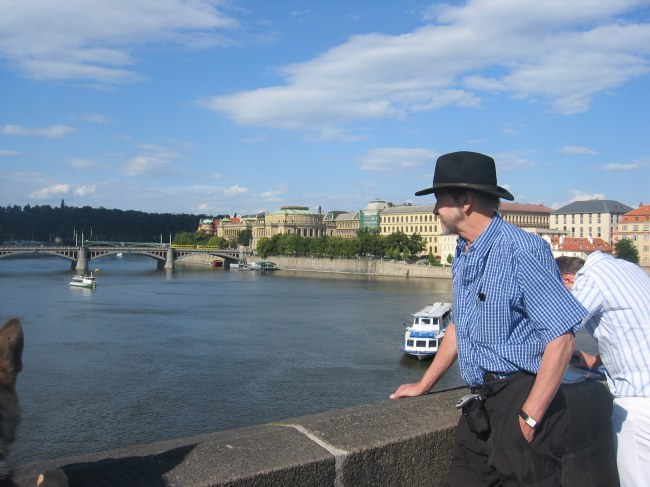 - and here the other side of the bridge.