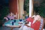 Kveldsstemning p� verandaen, Gunhild og Tone
Twilight on the balcony.