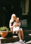 Trappekos med tante Tone!
Cosy on the entrance stair with aunt Tone!